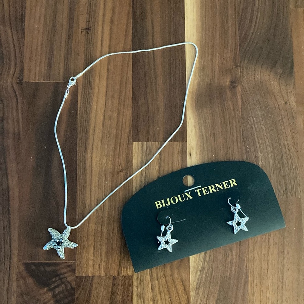 Necklace and earrings set